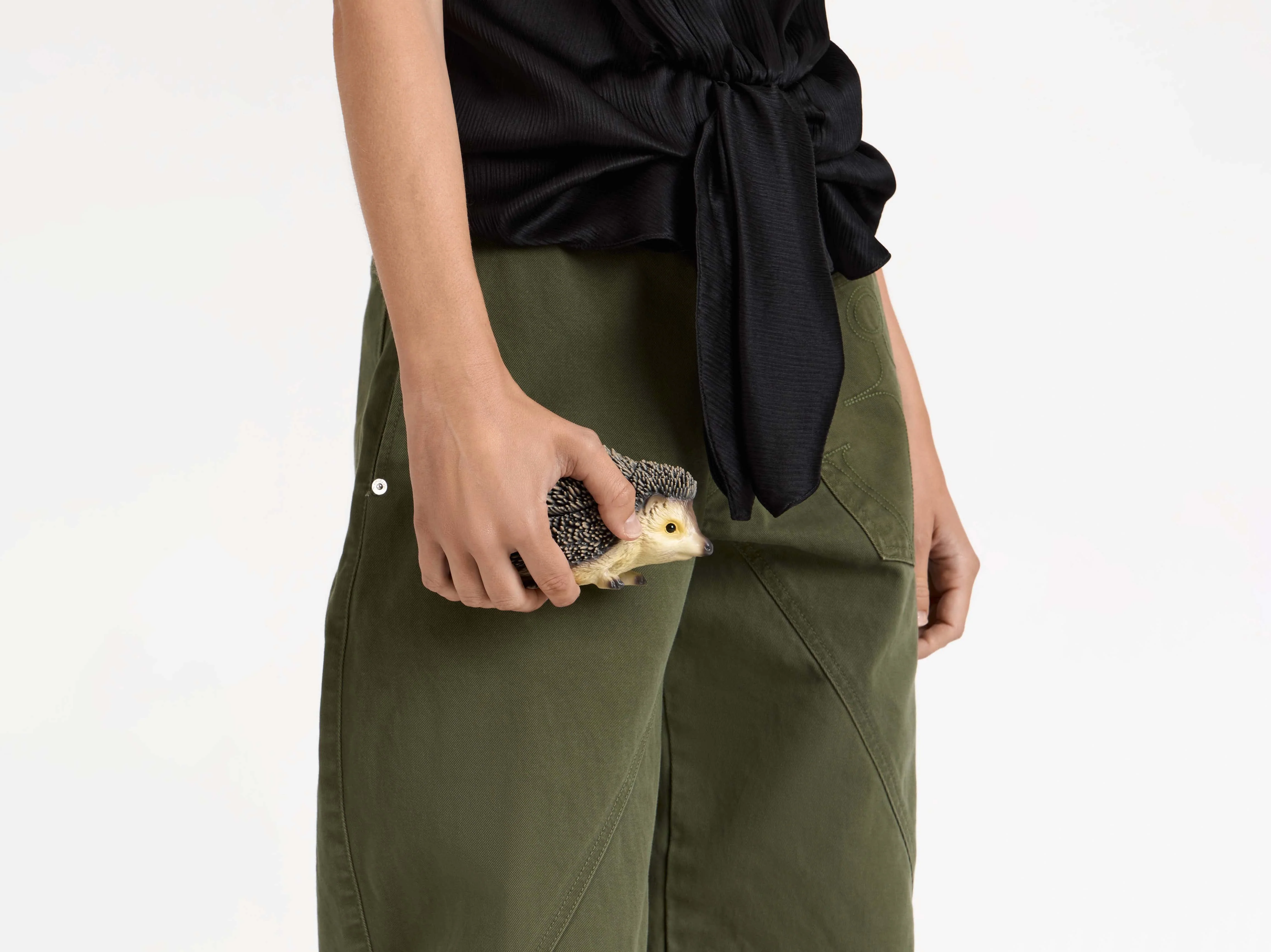 HEDGEHOG CLUTCH IN BROWN - Image 4