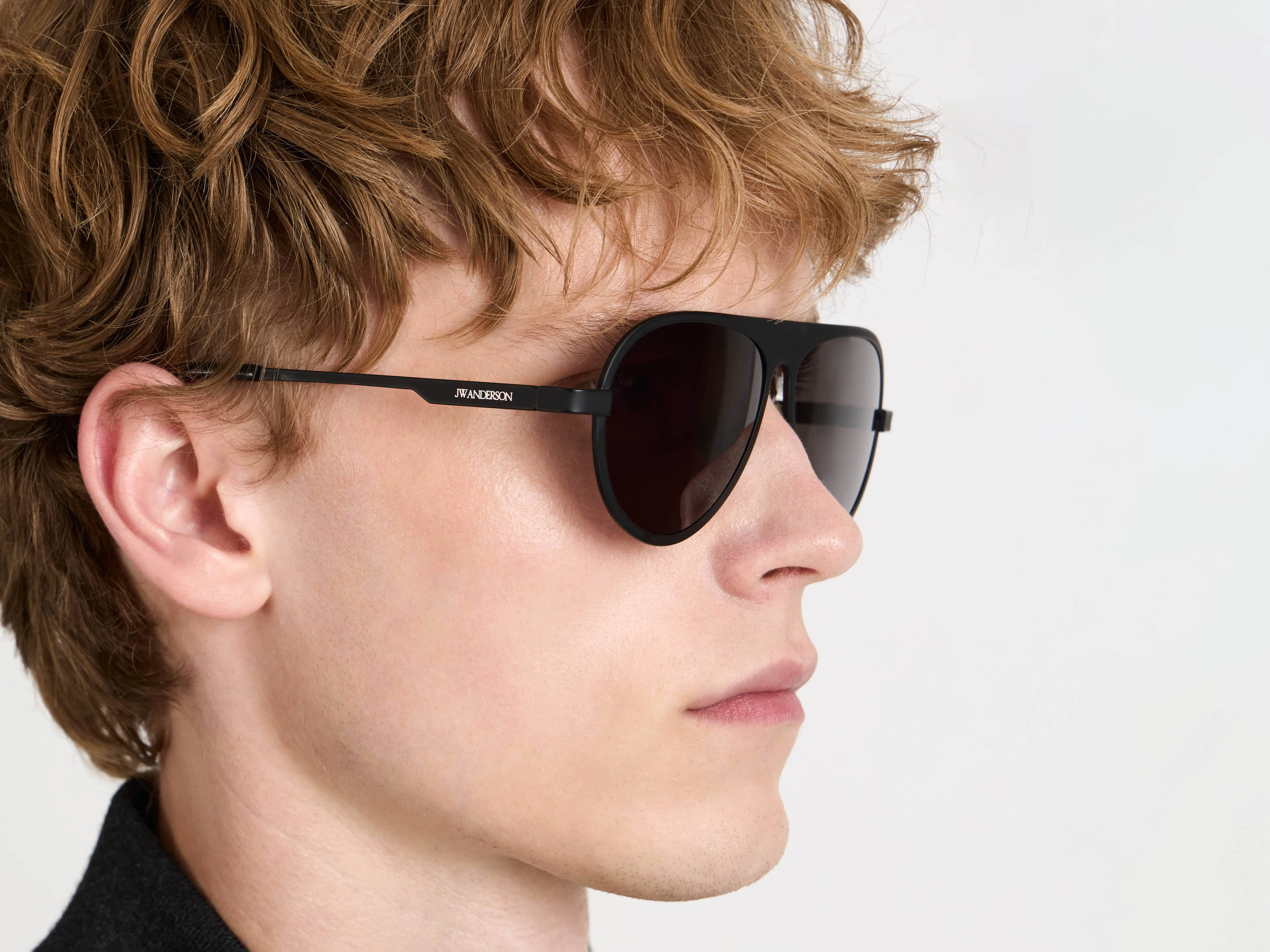JWA05 AVIATOR SUNGLASSES IN BLACK - Image 4