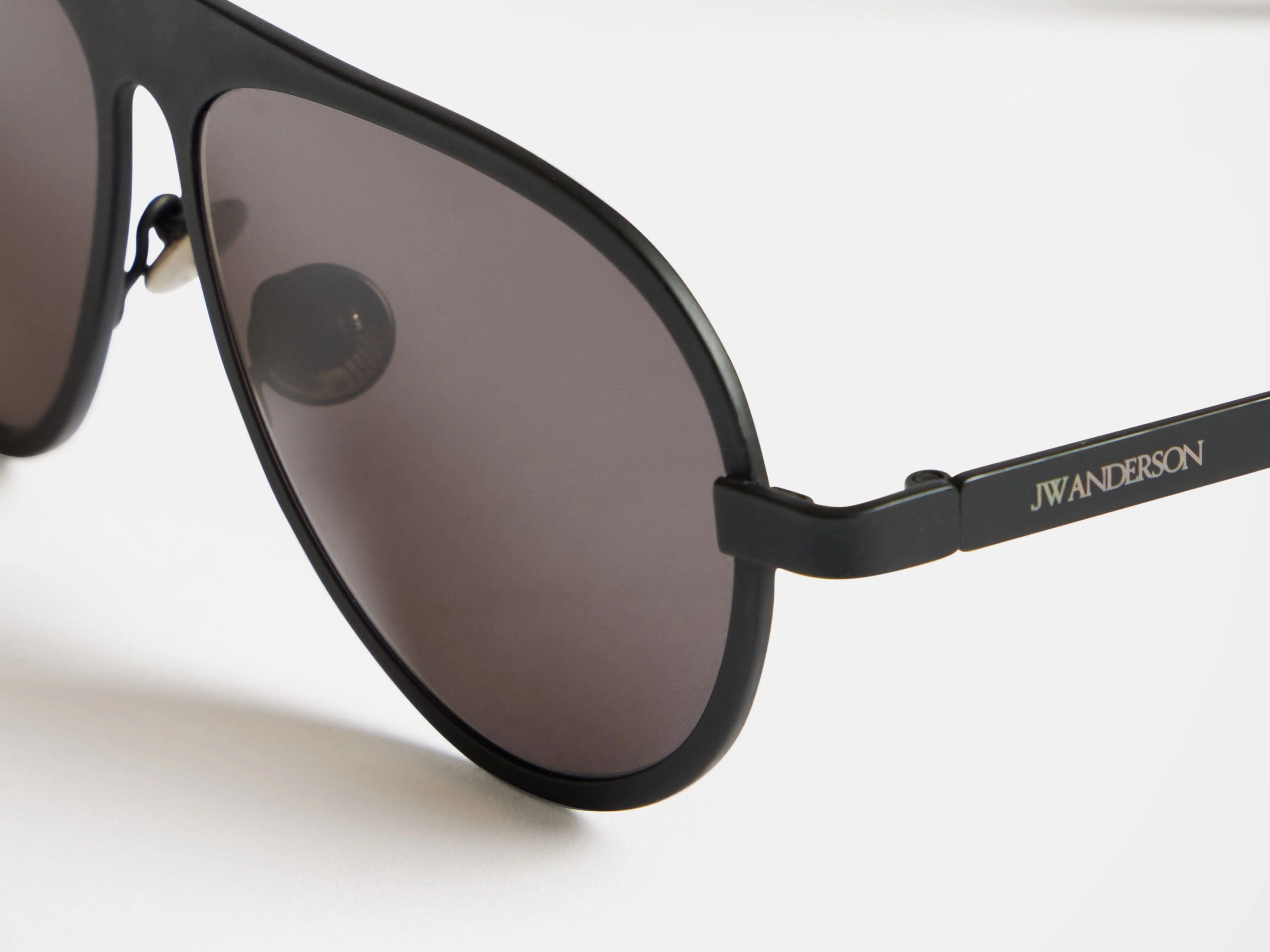 JWA05 AVIATOR SUNGLASSES IN BLACK - Image 6