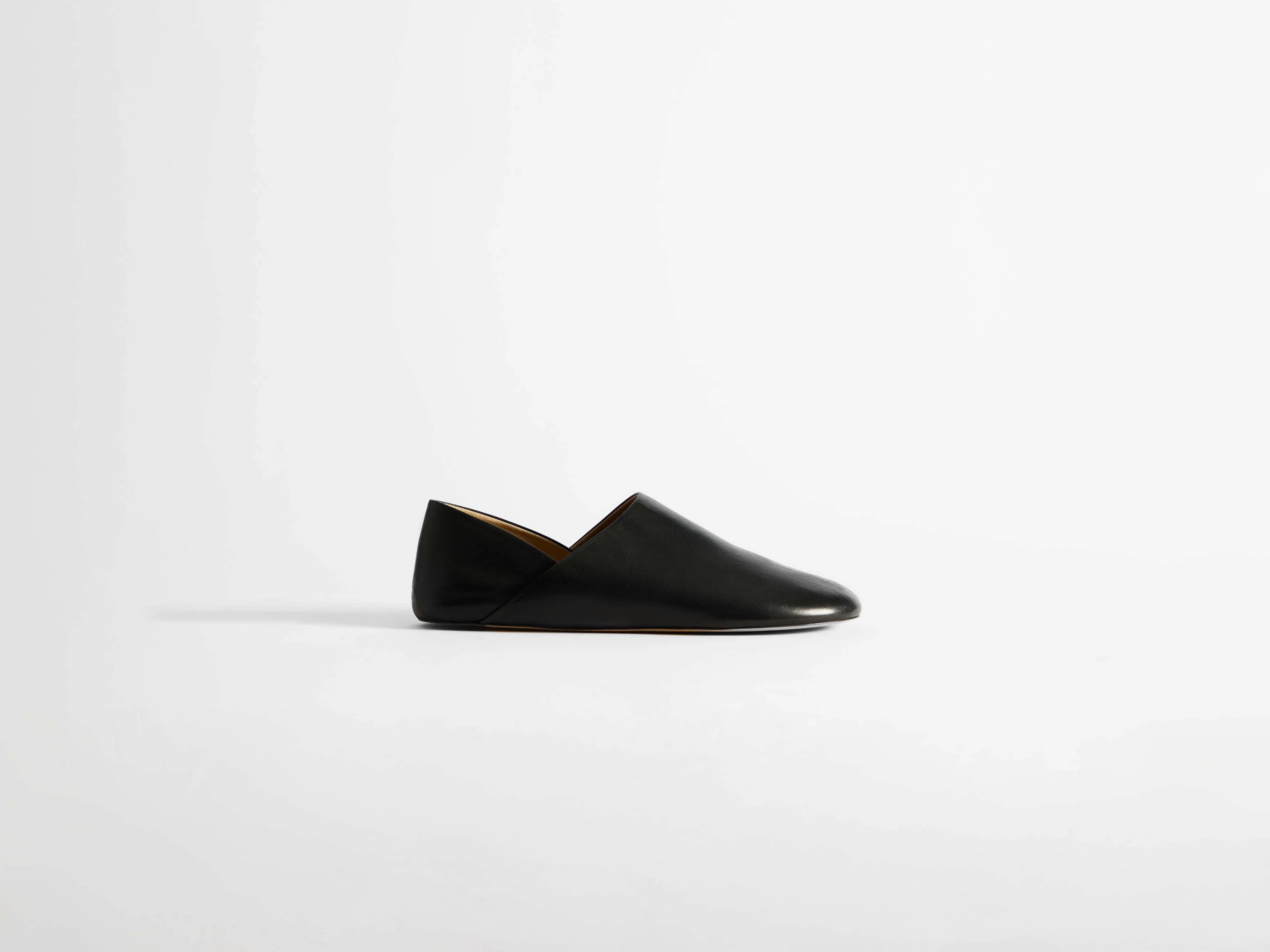 MENS SLIPPER MULES IN BLACK - Image 4
