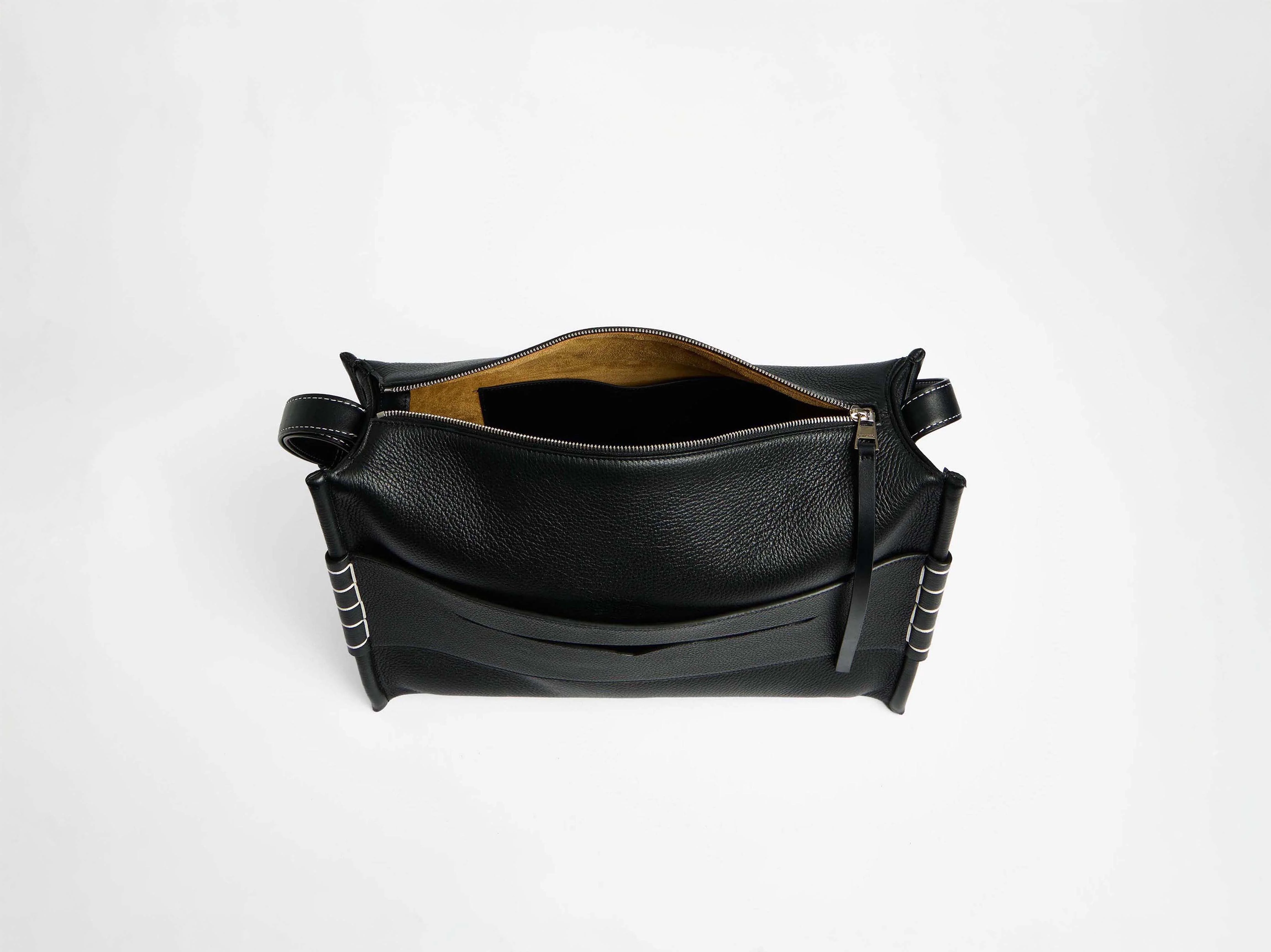 MESSENGER LOAFER BAG IN BLACK LEATHER - Image 6