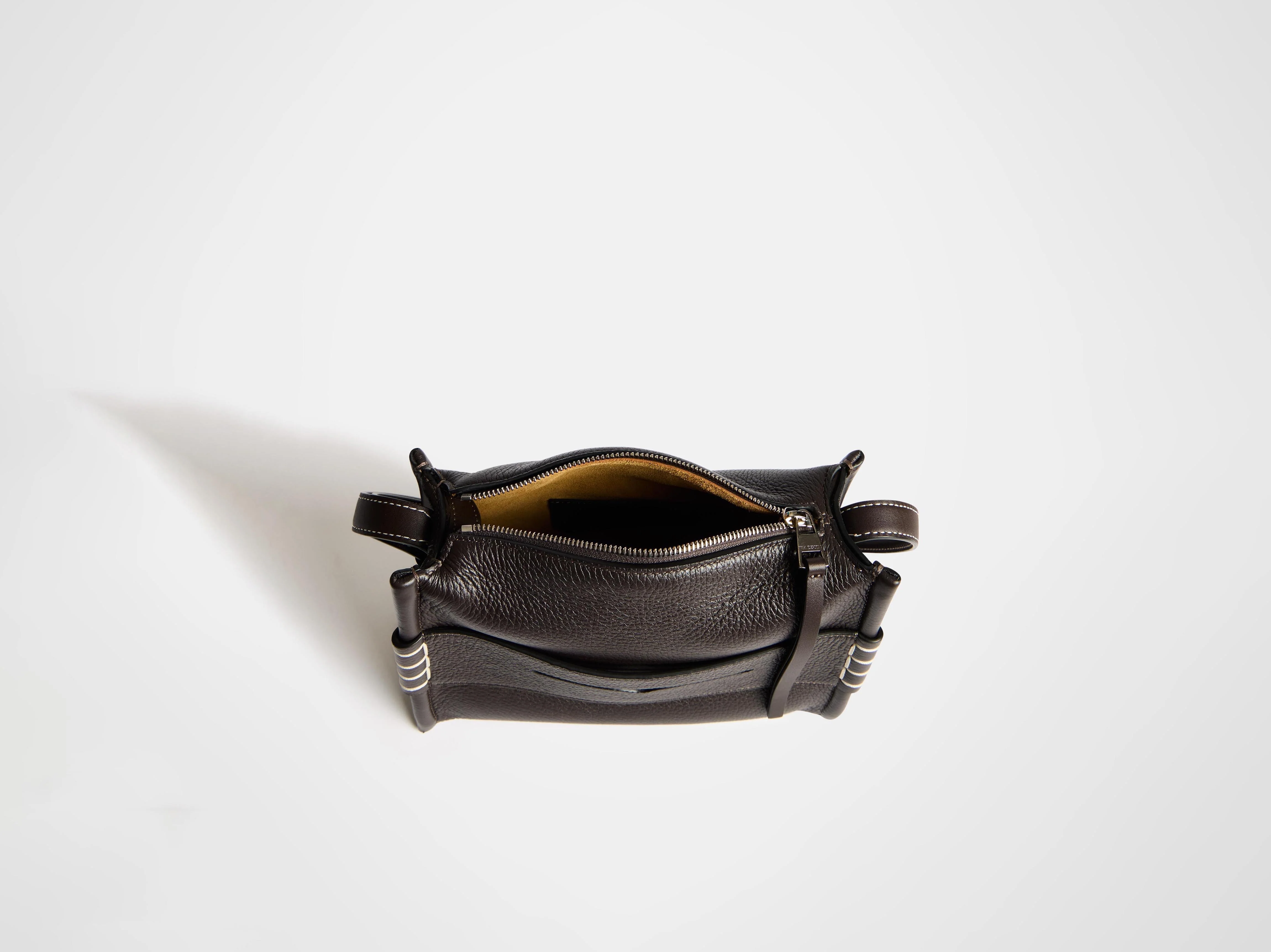 SMALL MESSENGER LOAFER BAG IN CHOCOLATE BROWN LEATHER - Image 5
