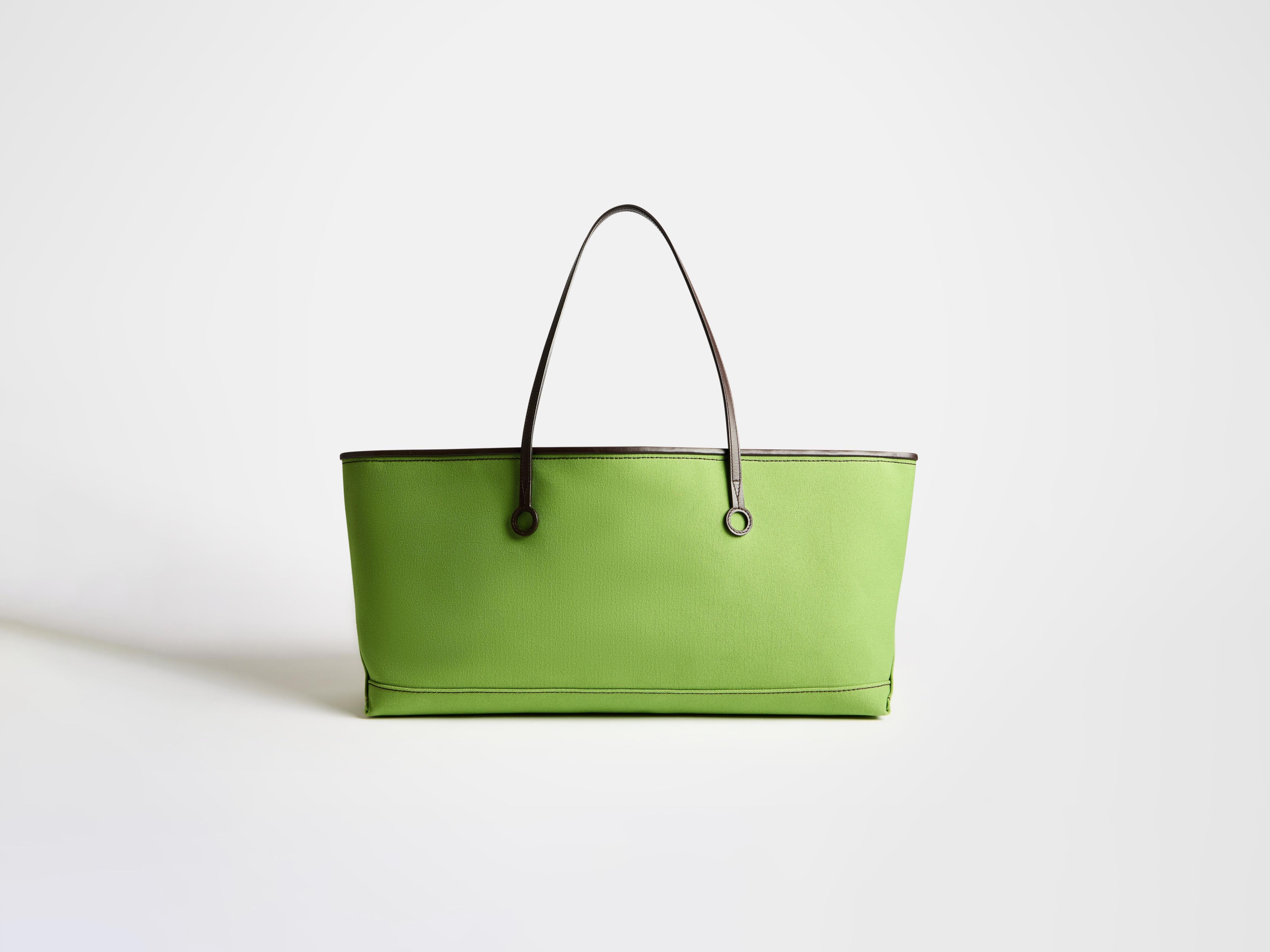 STRETCH ANCHOR CANVAS & LEATHER TOTE IN GREEN - Image 4