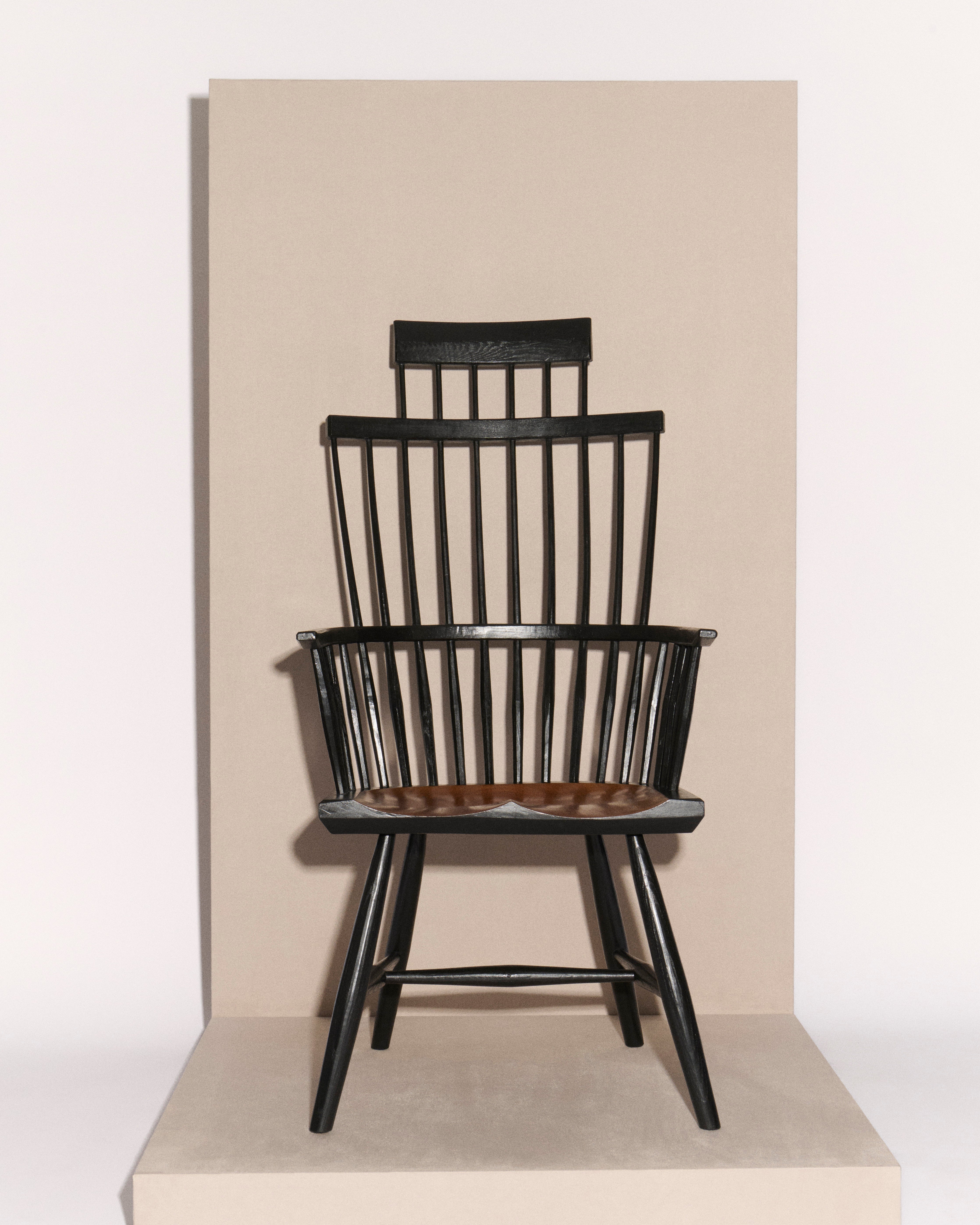 WEDDING CAKE ARMCHAIR IN BLACK - Image 5