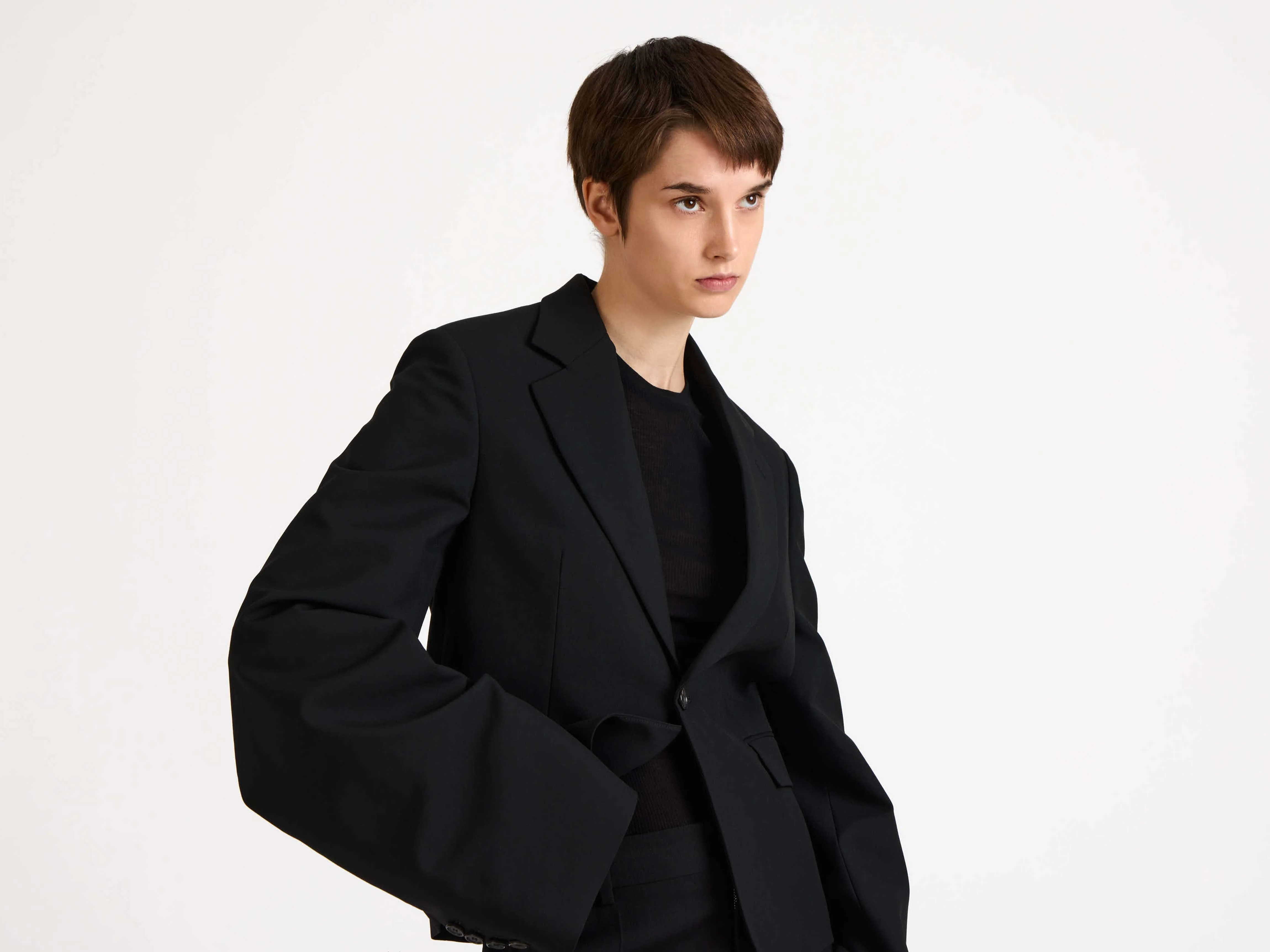 WOMENS BELL SLEEVE JACKET IN BLACK - Image 3