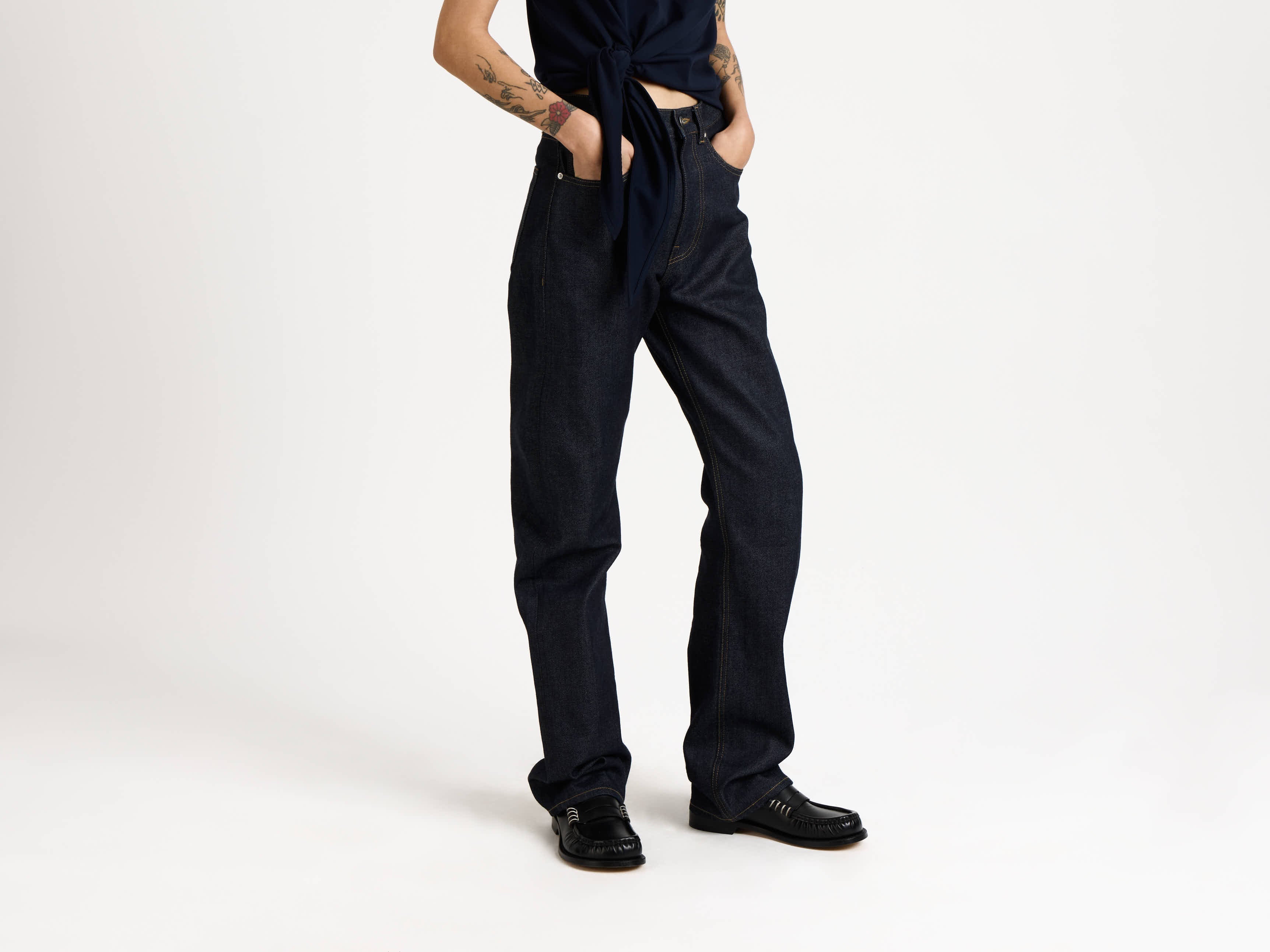 WOMENS STRAIGHT LEG DENIM JEANS IN INDIGO - Image 3